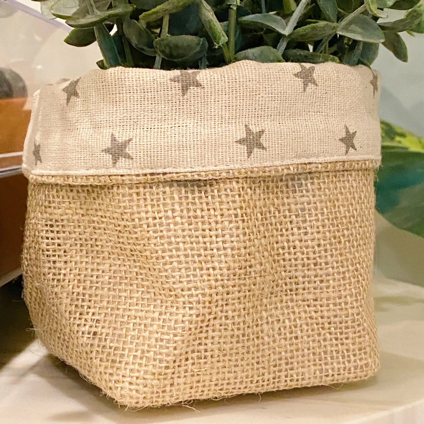 Reversible Burlap Plant Pot Cover