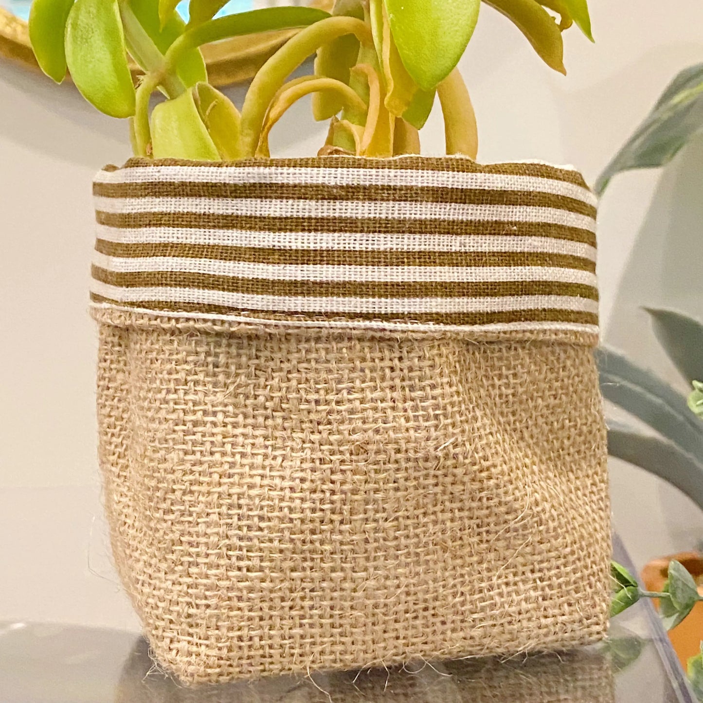 Reversible Burlap Plant Pot Cover